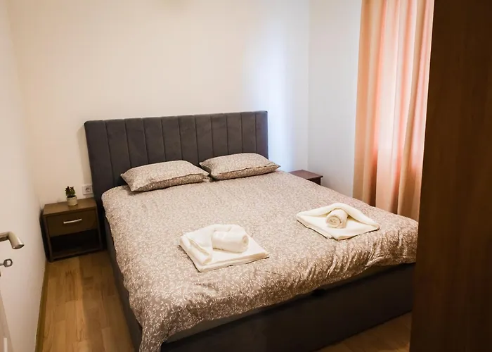 アパート House *